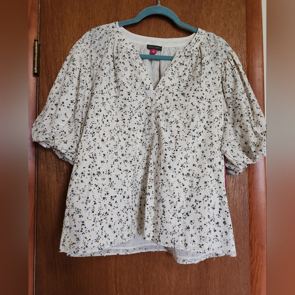 NWT Vince Camuto Blouse Women's Sz S Gold Detail Raglan Puff Sleeve - Picture 3 of 9